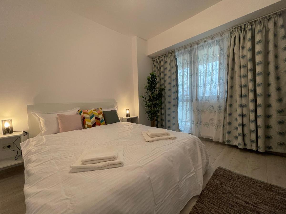 Luxury Apartment Iasi Esterno foto